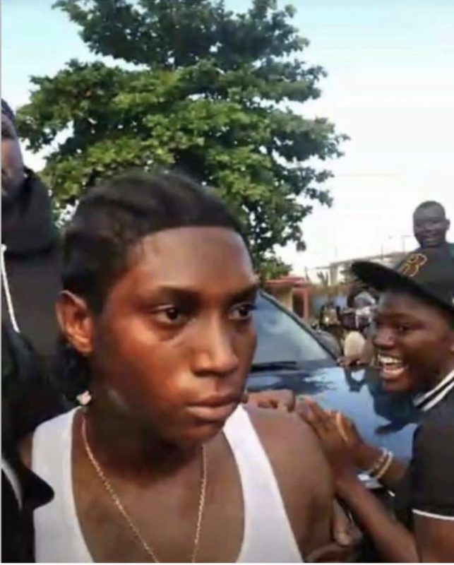 SHOCKING!! LASU Students Beat Bella Shmurda – See The Way He Was Looking (PHOTO + VIDEO)